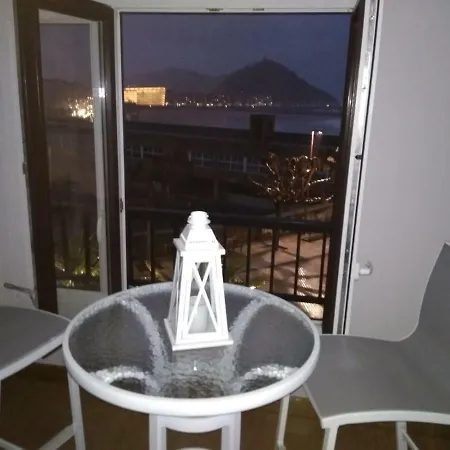 Playa Zurriola Vistas Al Mar סן סבסטיאן